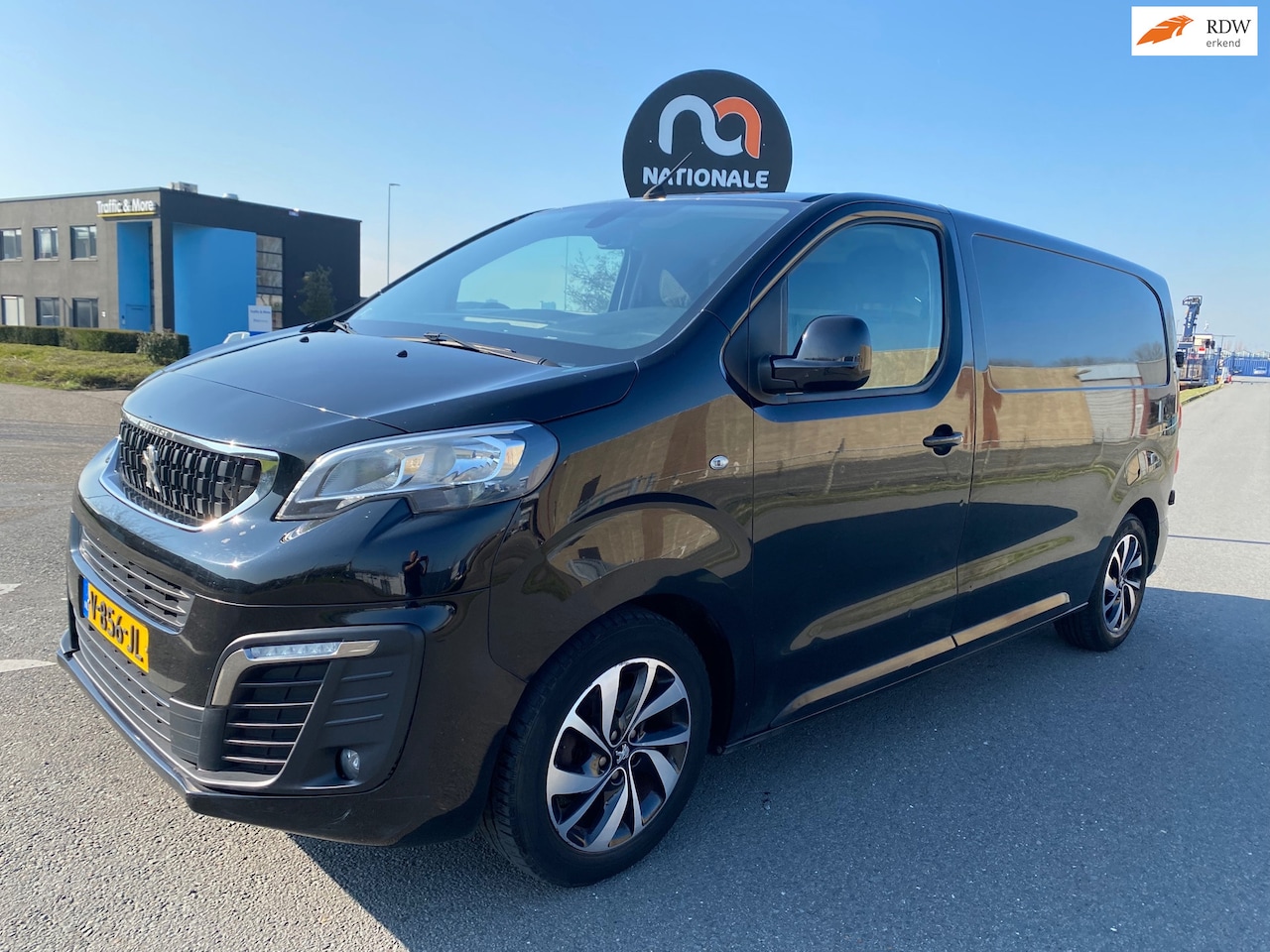 Peugeot Expert - | 2017 | 177 PK 2.0 BlueHDI 180 Premium Pack | AUTOMAAT |MARGE BUS - AutoWereld.nl