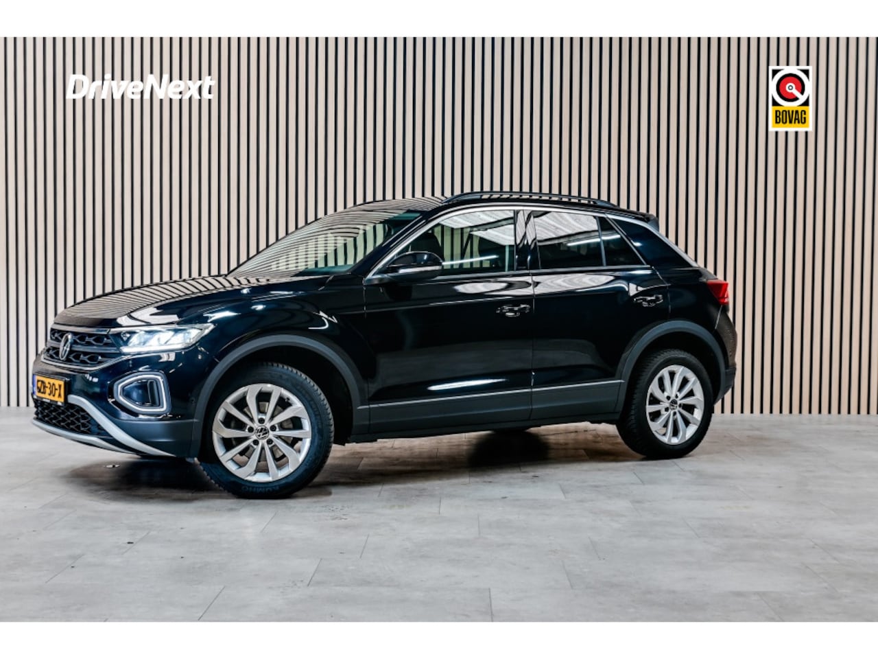 Volkswagen T-Roc - 1.5 TSI Style | ACC | STOELVERWARMING - AutoWereld.nl
