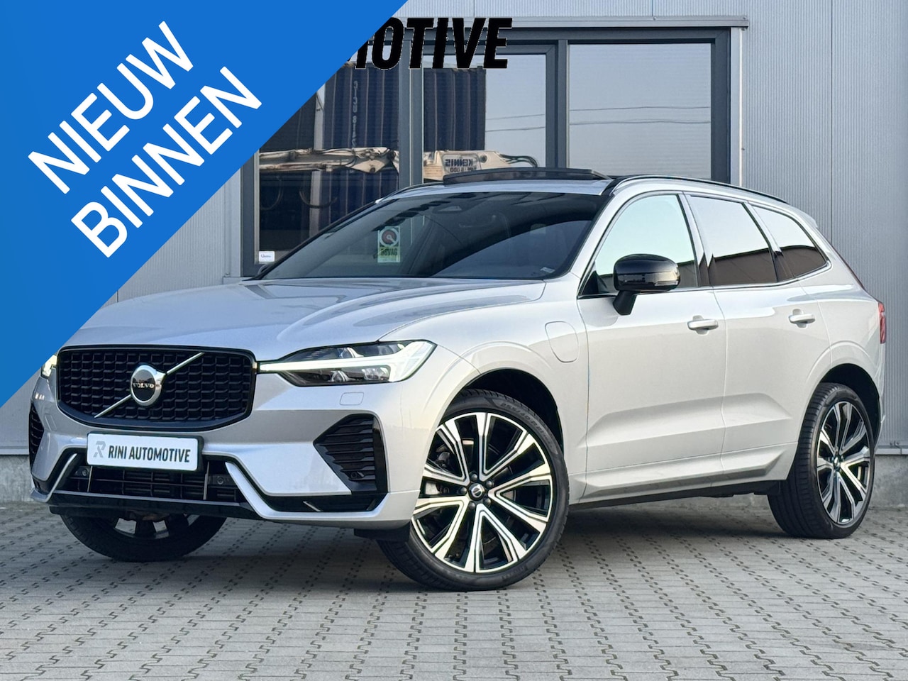 Volvo XC60 - 2.0 T6 Plug-in hybrid AWD R-Design | Trekhaak | 21 inch | Dark | H/K Geluid - AutoWereld.nl