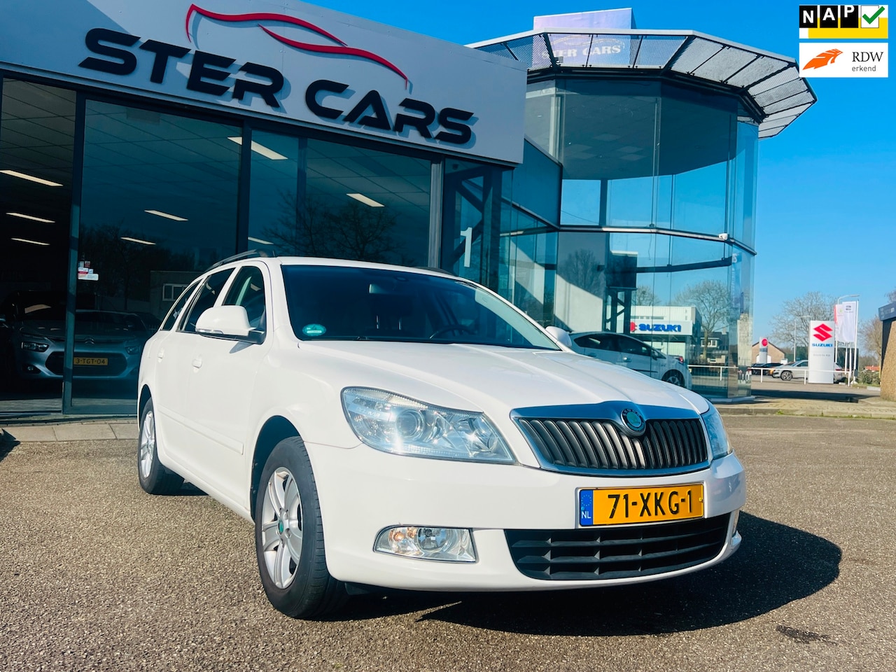 Skoda Octavia Combi - 1.2 TSI Ambition Business Line 1.2 TSI Ambition Business Line, Distributieketting vervangen, Navi, Airco, - AutoWereld.nl