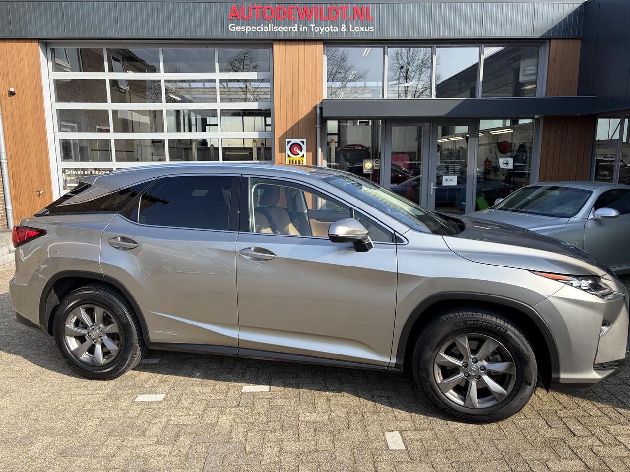Lexus RX 450h - 4WD BUSINESS EDITION A/T + 12 MND BOVAG - AutoWereld.nl