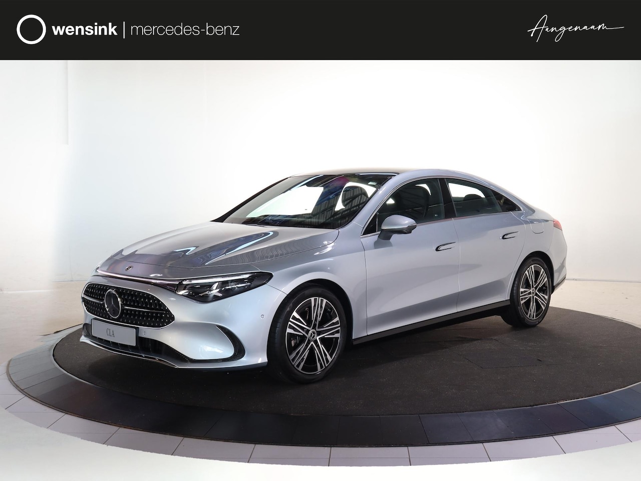 Mercedes-Benz CLA-Klasse - 180 Business Solution Luxury | Dodehoekassistent | Panoramadak | Stoelverwarming | LED kop - AutoWereld.nl