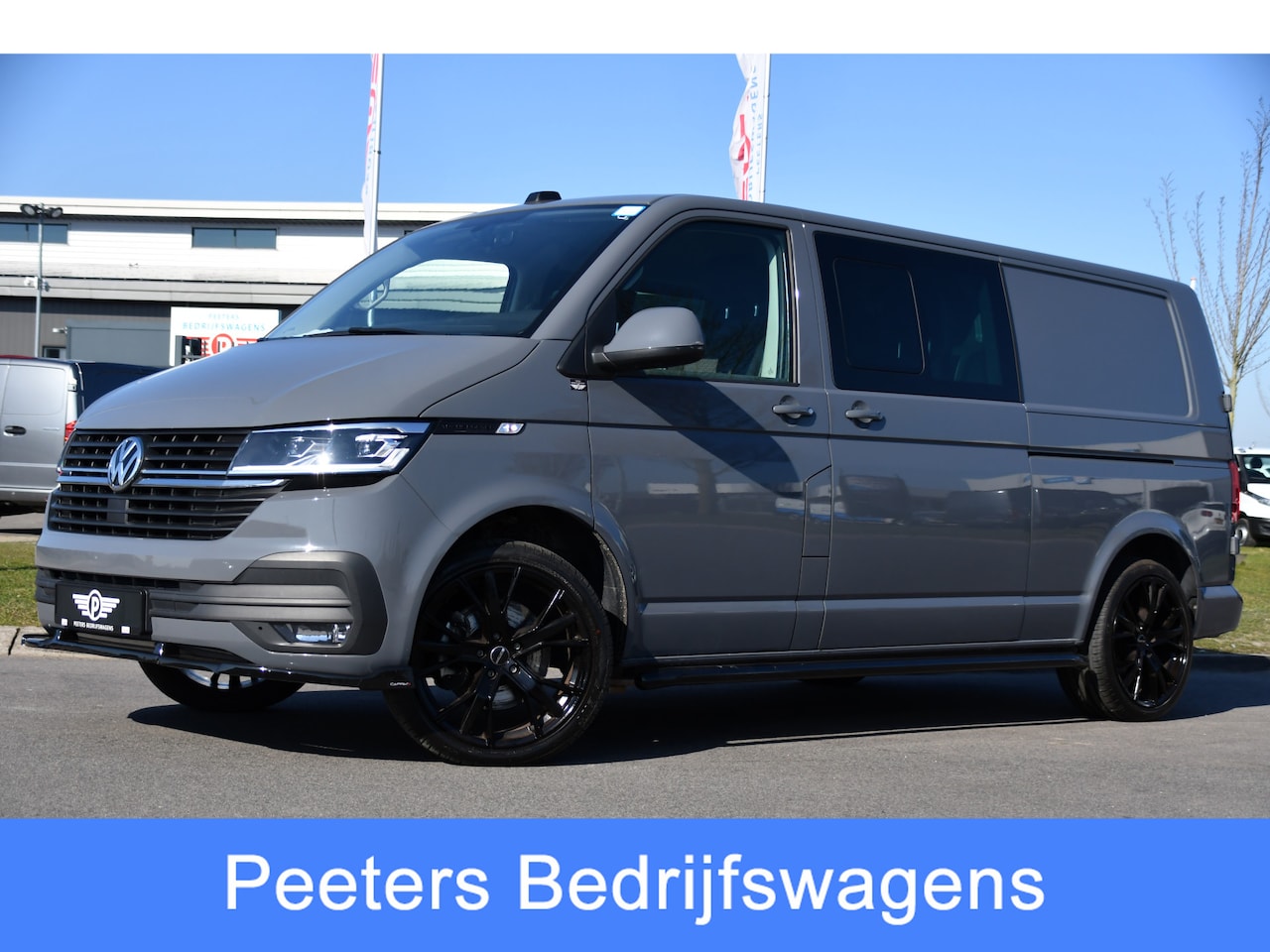Volkswagen Transporter - 2.0 TDI L2H1 32 DC 4Motion Bulli Edition Adaptieve Cruise, 4x4, Carplay, LED, Camera, Sens - AutoWereld.nl