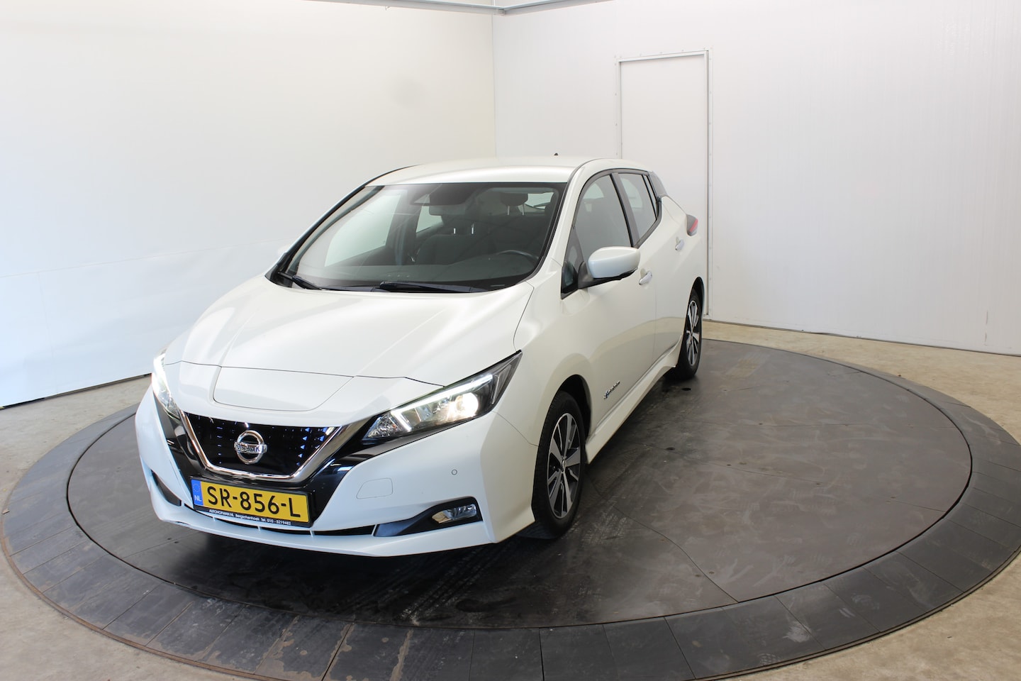 Nissan LEAF - Acenta 40 kWh Exportprijs exc BTW - AutoWereld.nl