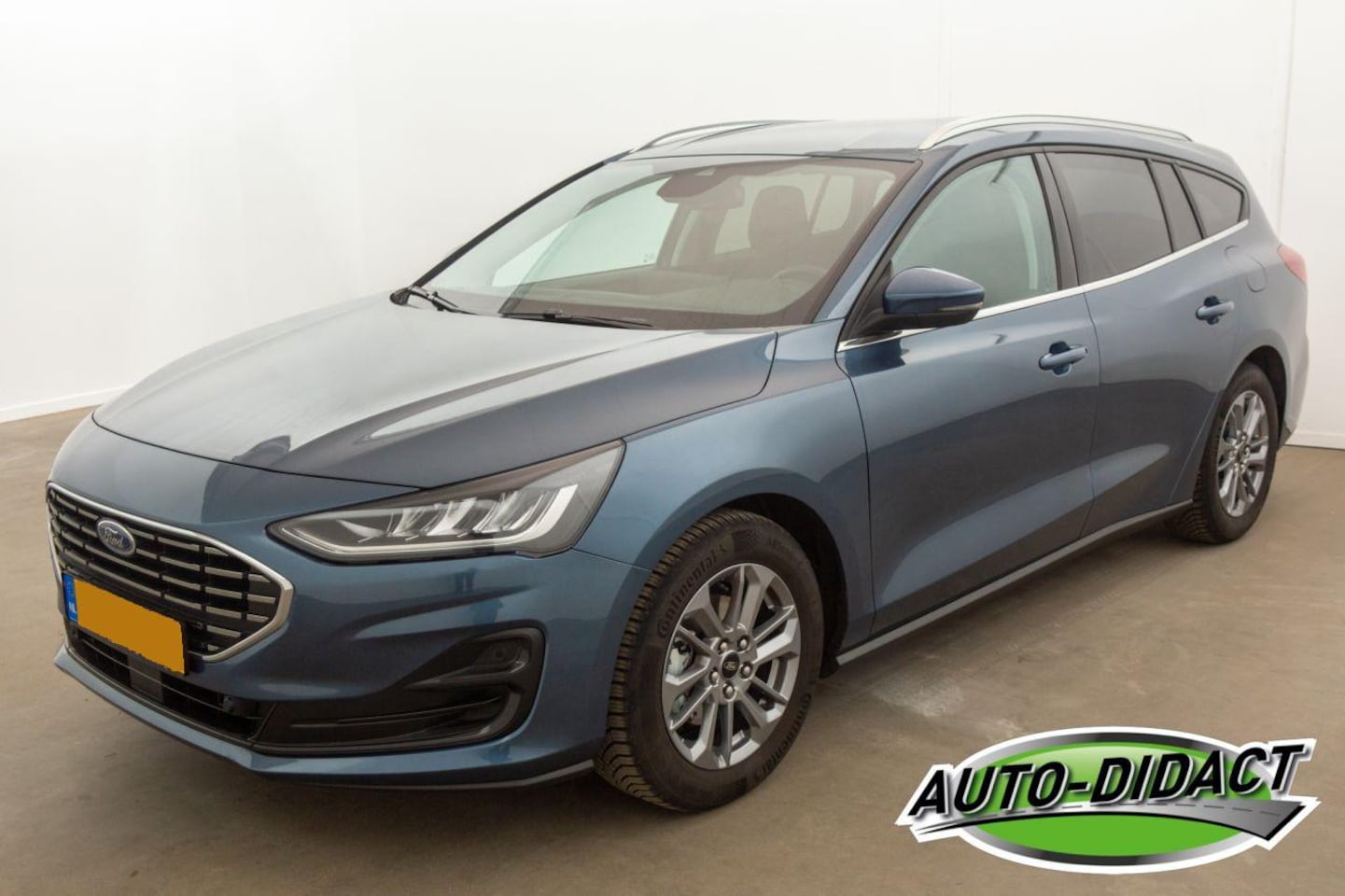 Ford Focus - 1.0 EcoBoost Hybrid Automaat 29.741 km NAP NaviTitanium - AutoWereld.nl