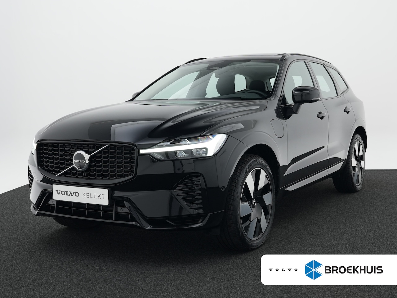 Volvo XC60 - T6 AWD Ultra Dark | 360° Camera | Head-Up | Panoramadak | Trekhaak - AutoWereld.nl