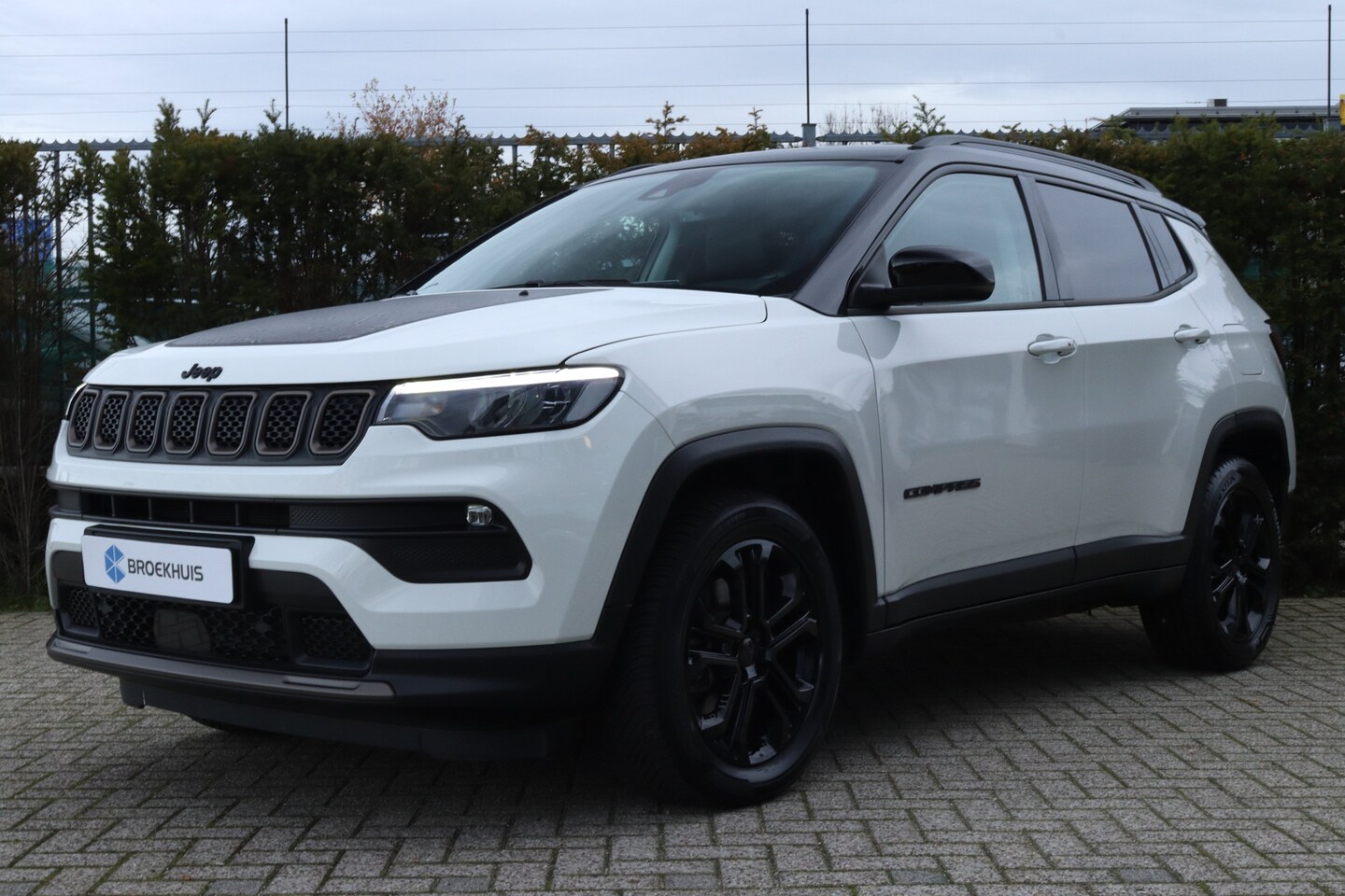 Jeep Compass - 4xe 240 Plug-in Hybrid Electric Upland | Adaptieve Cruise | Stoel+Stuurverwarming | Camera - AutoWereld.nl