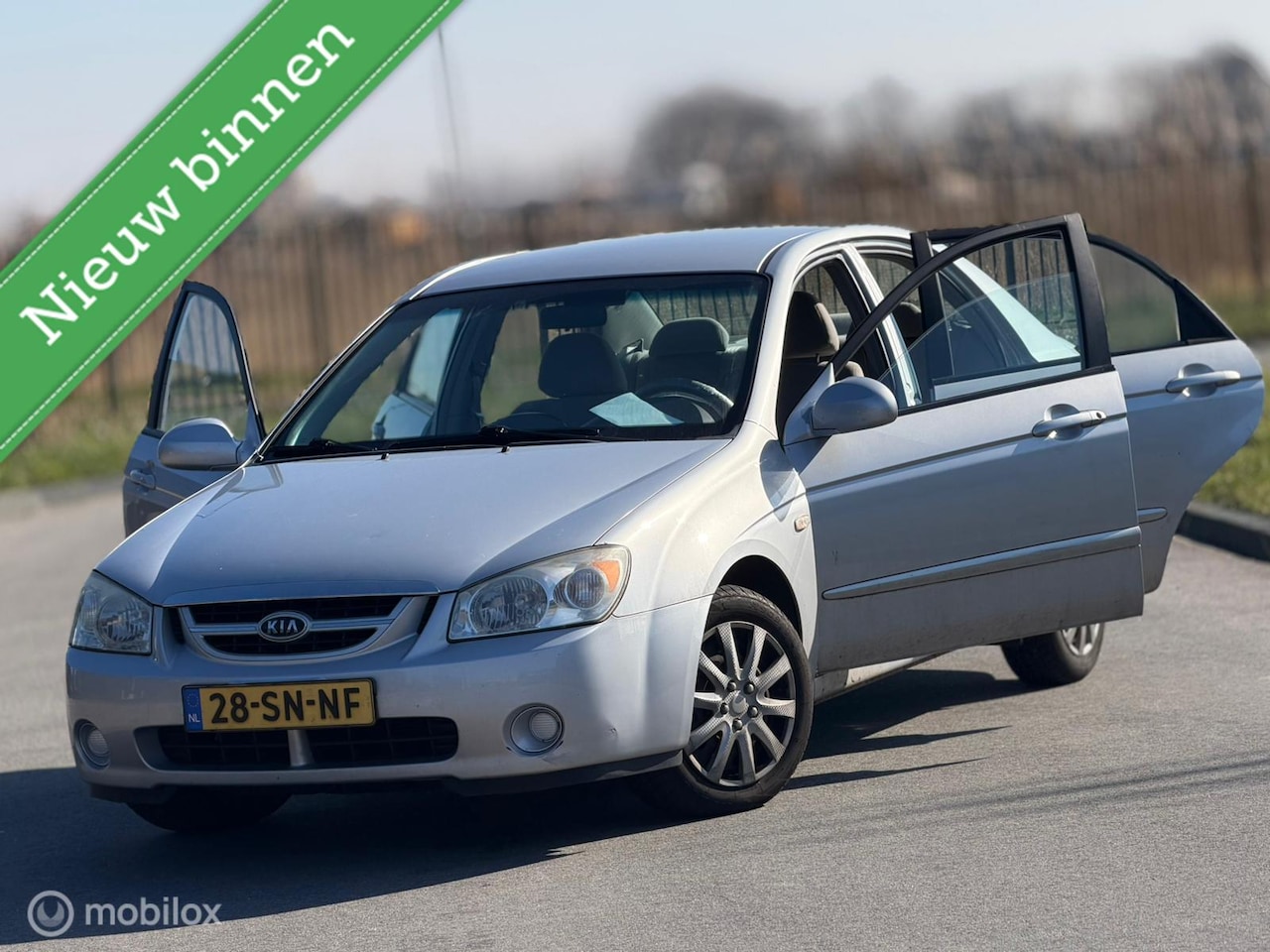 Kia Cerato - 1.6-16V LX 1.6-16V LX - AutoWereld.nl