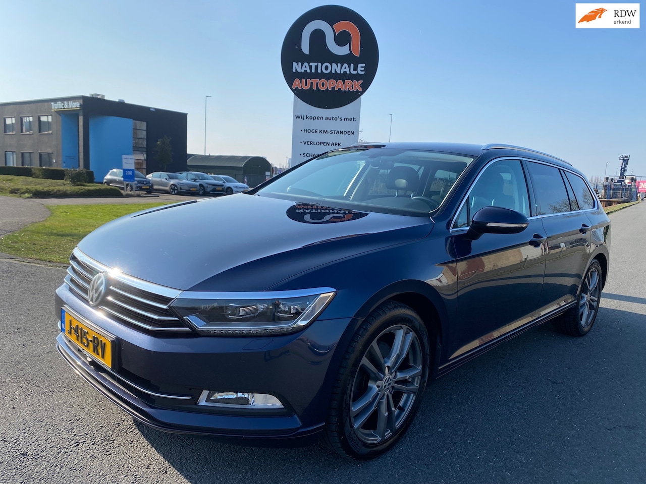 Volkswagen Passat Variant - 2016 * 1.6 TDI HIGHLINE R - * APK * TOP CAR !! !! - AutoWereld.nl