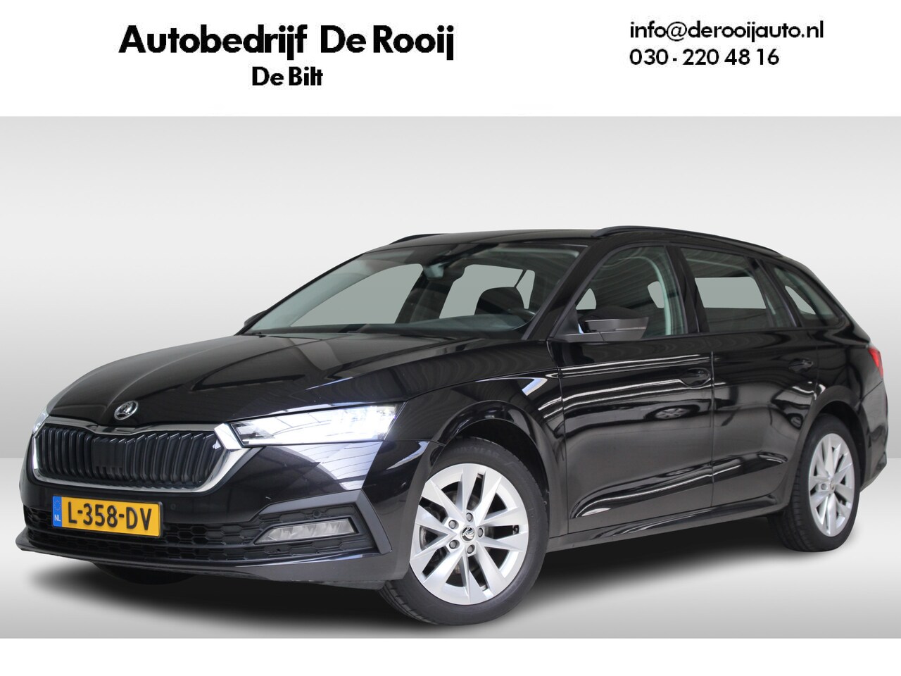 Skoda Octavia Combi - 1.0 e-TSI Business Edition Navigatie | Trekhaak | El. achterklep | Cruise Control | Camera - AutoWereld.nl