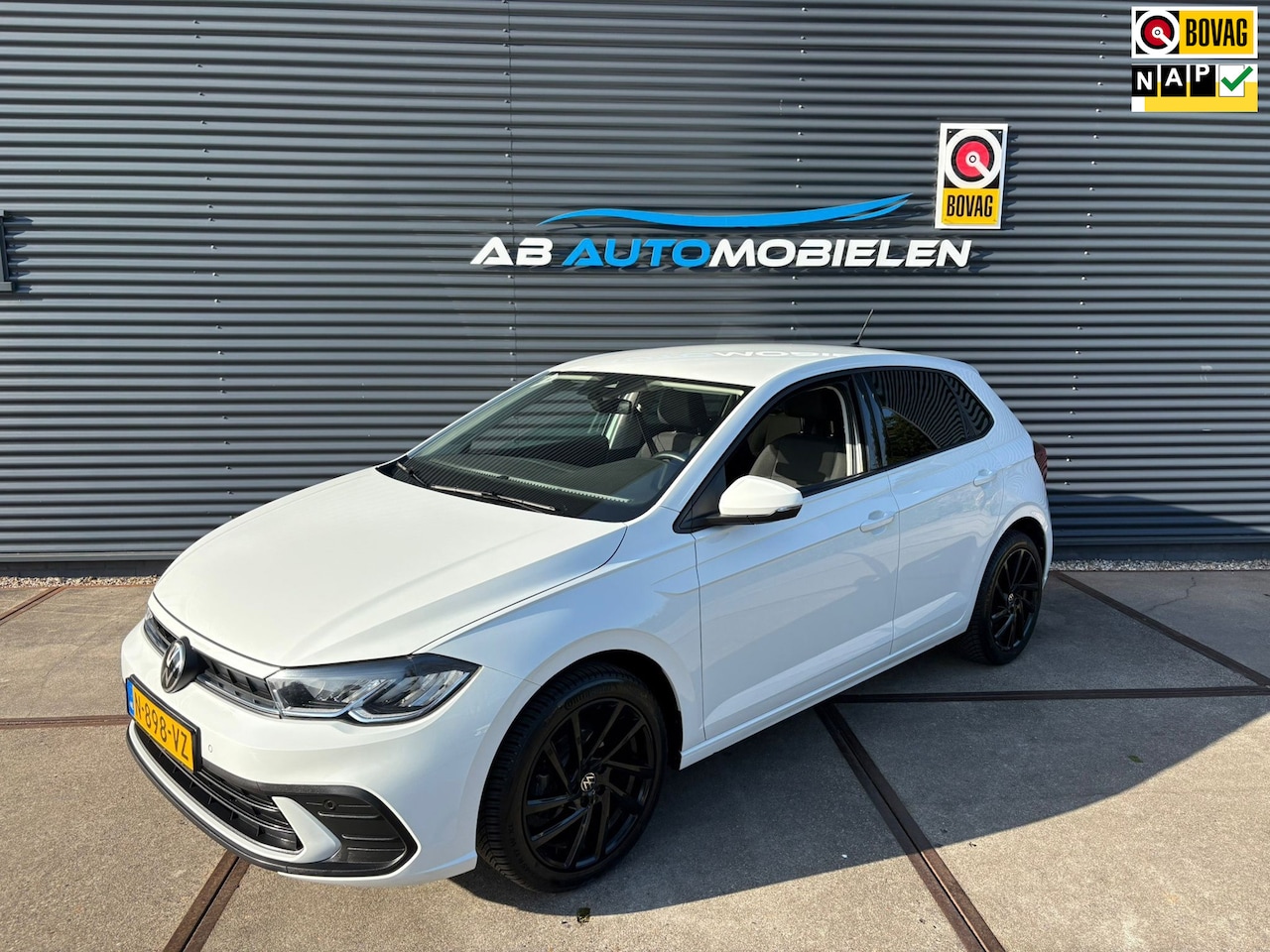 Volkswagen Polo - 1.0 TSI Life PDC/ CARPLAY - AutoWereld.nl