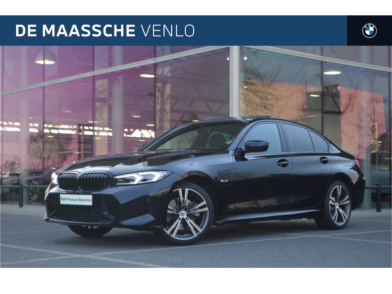 BMW 3-serie - 320e M Sport Automaat / Trekhaak / Schuif-kanteldak / Sportstoelen / M Adaptief onderstel - AutoWereld.nl