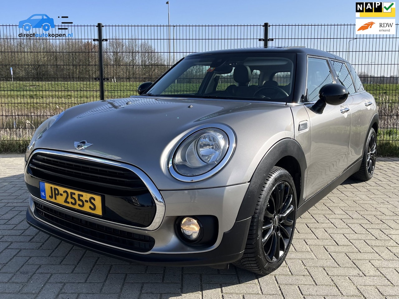 MINI Clubman - Mini 1.5 Cooper Business | Panoramisch Schuif-/Kanteldak | PDC | Cruise Control | Trekhaak - AutoWereld.nl