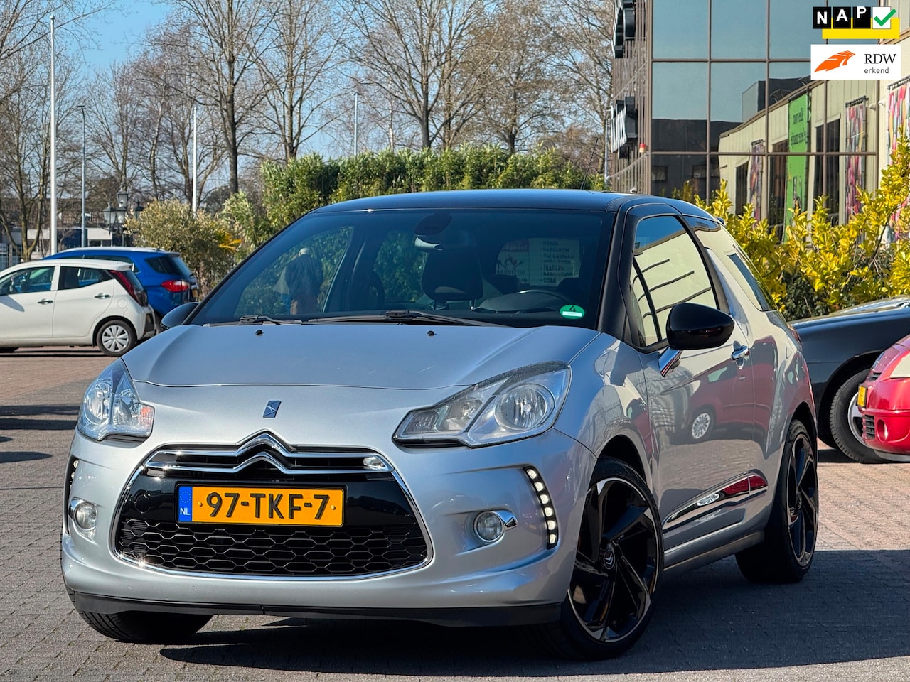 Citroën DS3 - 1.6 THP Sport Chic| Sporstoelen | Led verlichting | Groot scherm | 18 inch | Parkeersensor - AutoWereld.nl