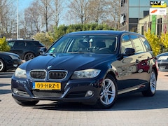 BMW 3-serie Touring - 318i Business Line | Groot scherm | Parkeersensoren | Bluethooth | 2 sleutels | Airco | El