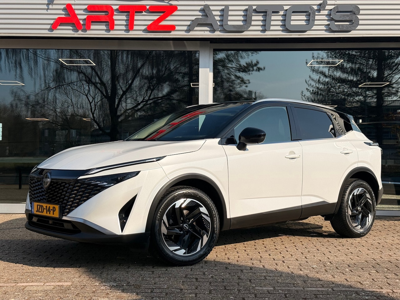 Nissan Qashqai - 1.3 MHEV Xtronic Premium l H.U.D l 360 l Pano l Parelmoer lak - AutoWereld.nl