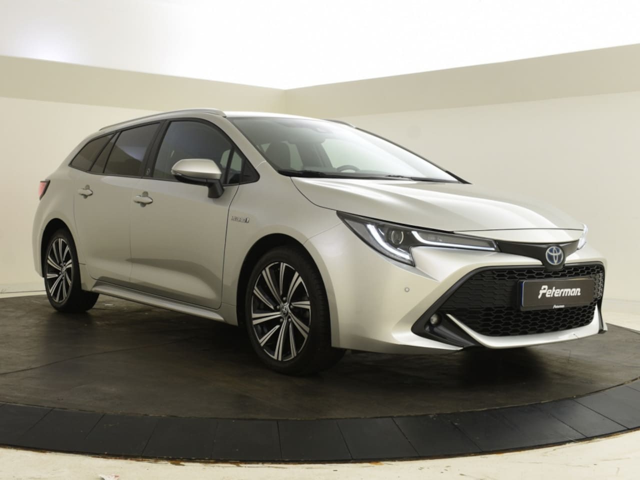 Toyota Corolla Touring Sports - 1.8 Hybrid Team D | PDC | stoelverwarming | - AutoWereld.nl