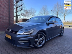Volkswagen Golf - 1.0 TSI Highline Business R