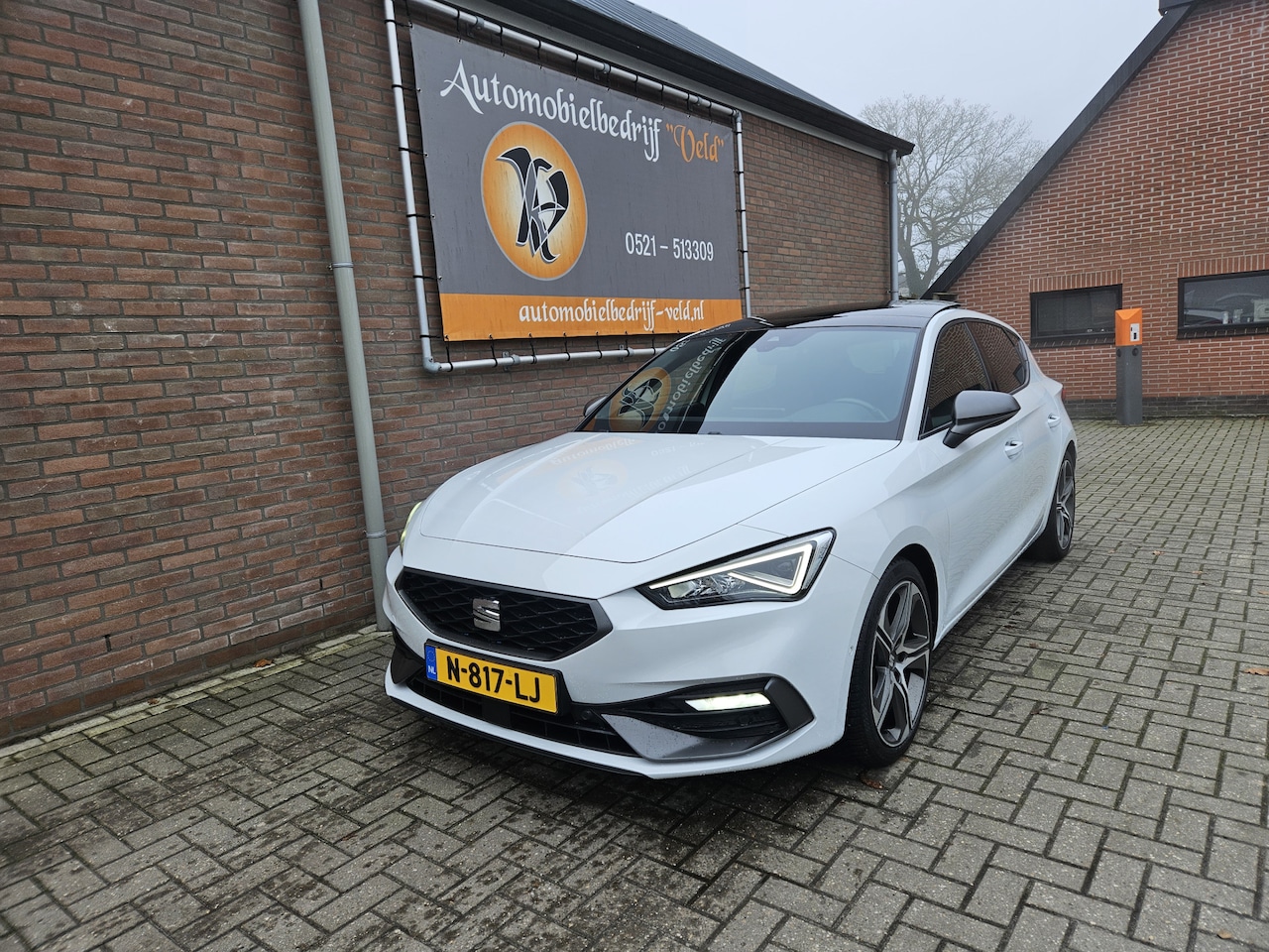 SEAT Leon - 1.5 TSI FR Business Intense 1.5 TSI FR Business Intense - AutoWereld.nl