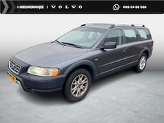 Volvo XC70 - 2.5 T Summum | 12 Maanden BOVAG garantie | 5 Cilinder | AWD | Xenon | Trekhaak afneembaar