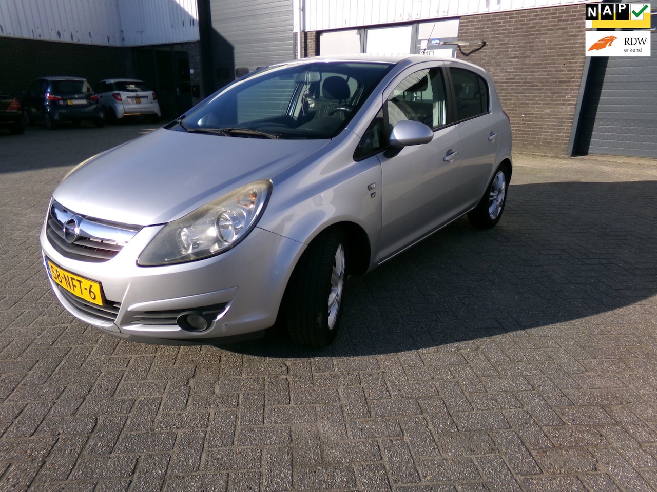 Opel Corsa - 1.4-16V '111' Edition 1.4-16V '111' Edition - AutoWereld.nl