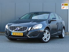 Volvo V60 - 1.6 T3 Summum, Automaat, Leder, Trekhaak, Parkeersensoren, Cruise Control