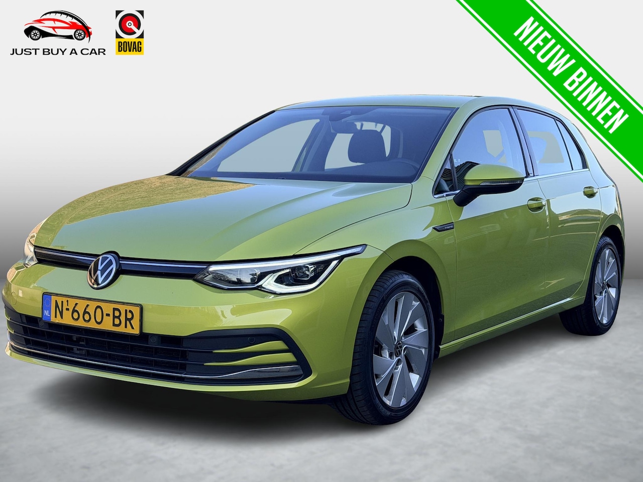 Volkswagen Golf - 1.5 eTSI R-Line Matrix Led / Massage / Apple & Android / DAB / Meest complete uitvoering / - AutoWereld.nl