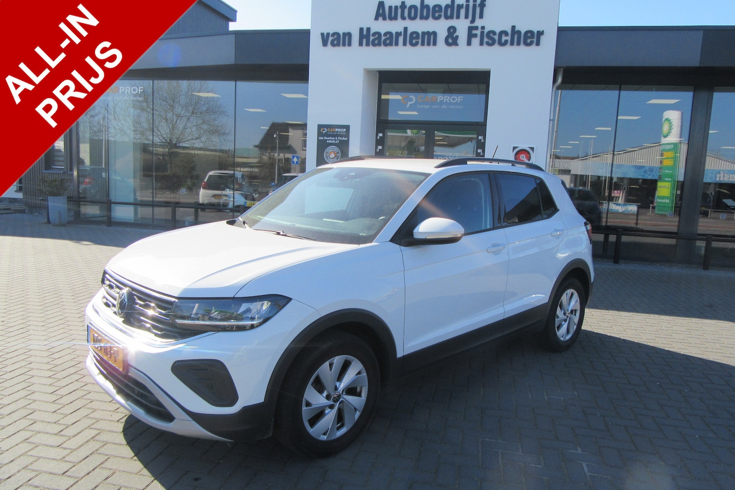 Volkswagen T-Cross - 1.0 TSI Life Edition Automaat, Cruise Control, PDC V+A, Stoelverw, Carplay - AutoWereld.nl