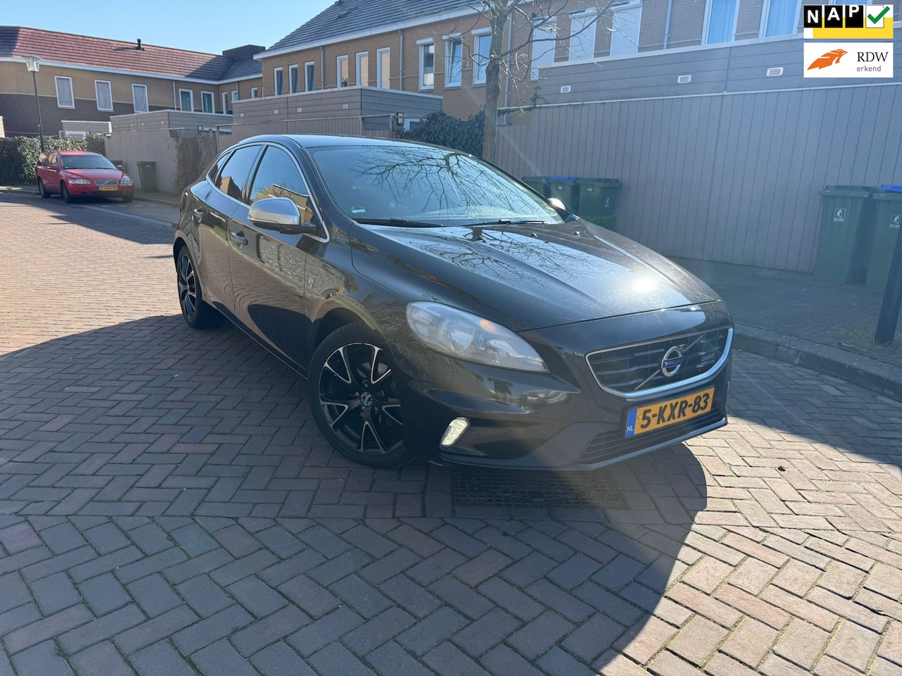 Volvo V40 - 1.6 D2 R-Design 1.6 D2 R-Design - AutoWereld.nl