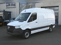 Mercedes-Benz eSprinter - 314 L2H2 Pro 56kWh Snel laden, Trekhaak, Etc