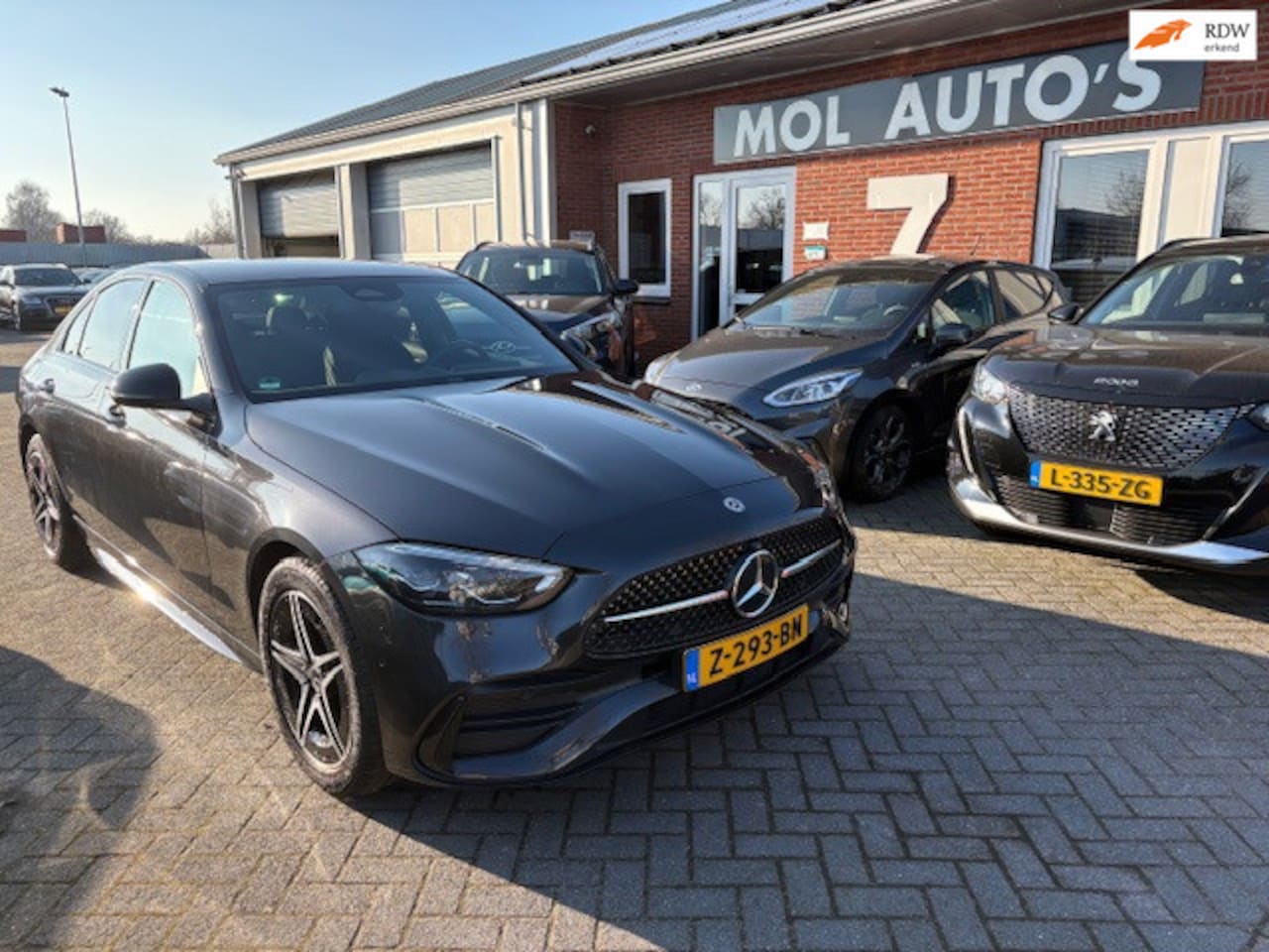 Mercedes-Benz C-klasse - 300 e AMG Line 300 e AMG Line , Leer alcantara , APK 01-2027 - AutoWereld.nl