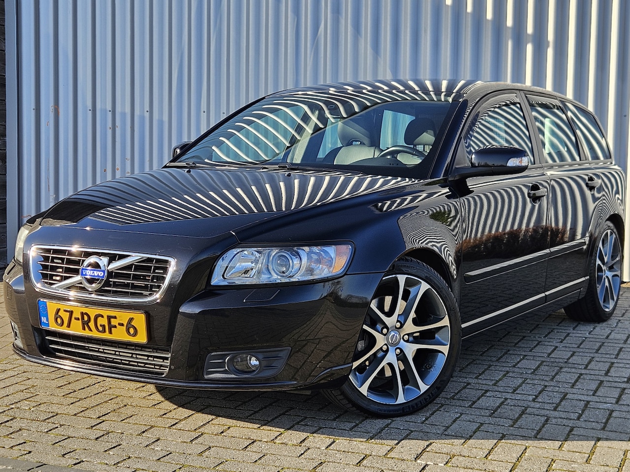 Volvo V50 - 2.5 T5 /Dealer Onderhouden/Leer/Xenon/Stoelverwarming! - AutoWereld.nl