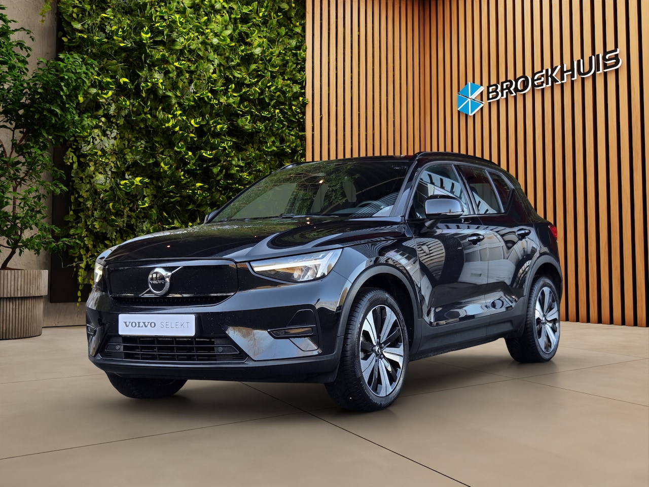 Volvo XC40 - Recharge Core | Camera | CarPlay | Lane Keeping | Climate | 19" Velgen - AutoWereld.nl