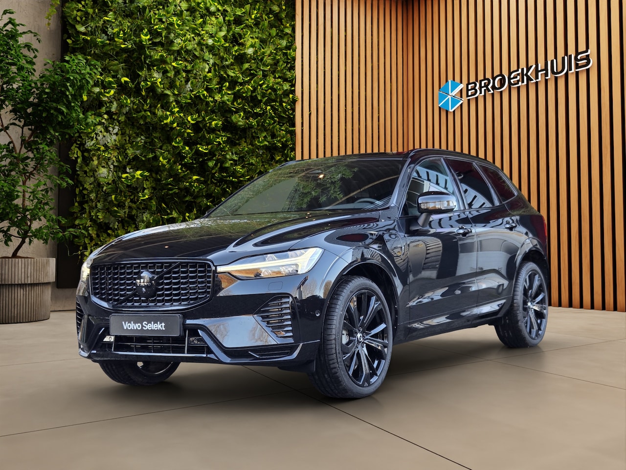 Volvo XC60 - 2.0 T6 Plug-in hybrid AWD Plus Black Edition | Trekhaak | 360 Camera | Harman/Kardon | Pan - AutoWereld.nl