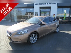 Volvo V40 - 1.6 T4 180 PK Momentum, Navigatie, Camera, PDC V+A