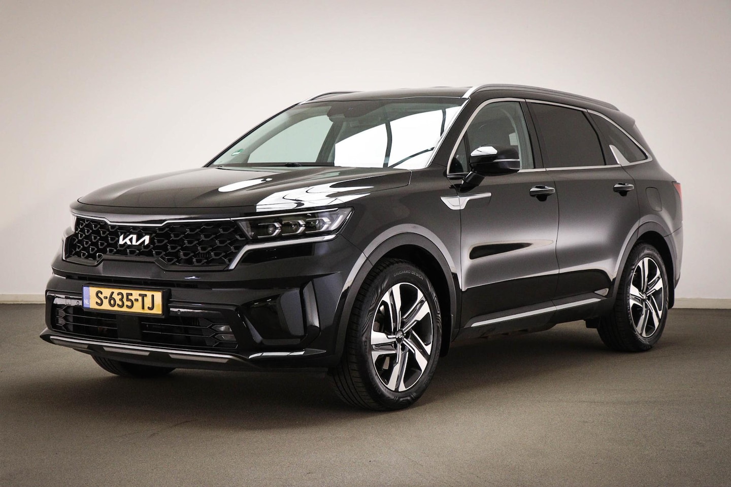 Kia Sorento - 1.6 T-GDi Plug-in Hybrid 4WD DynamicPlusLine 7p. 1.6 T-GDI Plug-in Hybrid 4WD DynamicPlusLine 7p. | LEDER | CAMERA - AutoWereld.nl