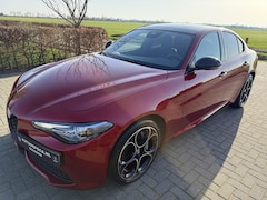 Alfa Romeo Giulia - 2.0 T Veloce AWD Rosso Competitione / Etna - Panorama dak