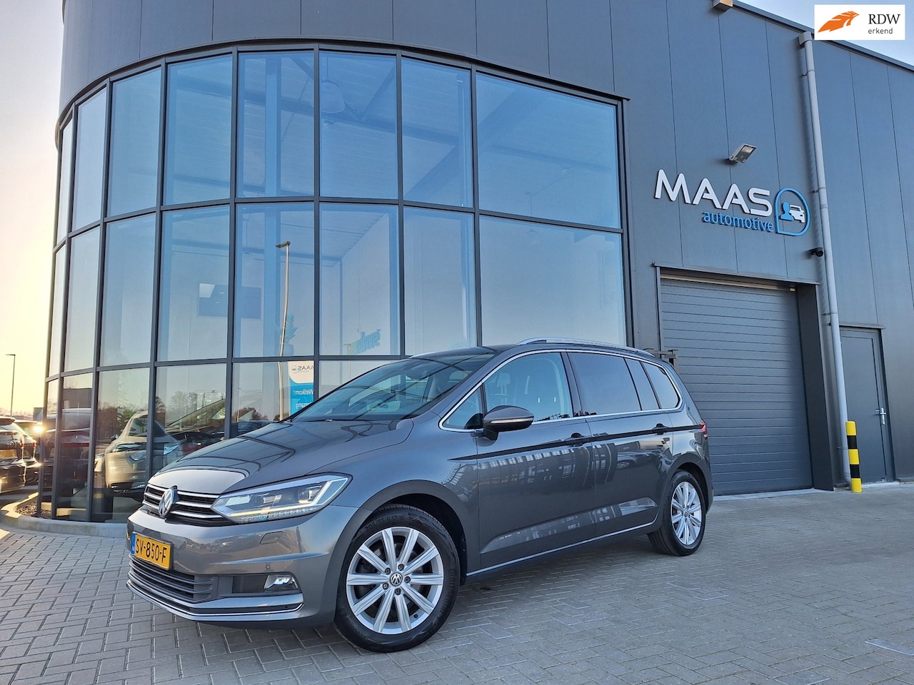 Volkswagen Touran - 1.4 TSI Highline 7p DEALER ONDERHOUDEN - AutoWereld.nl