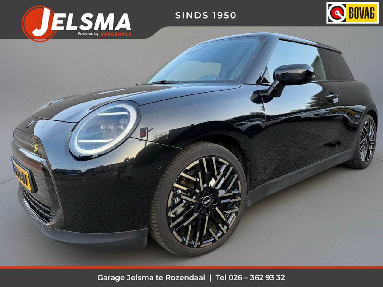 MINI Mini-Electric - Cooper SE 54 kWh Favoured M-pack, H & K | Pano | Camera - AutoWereld.nl