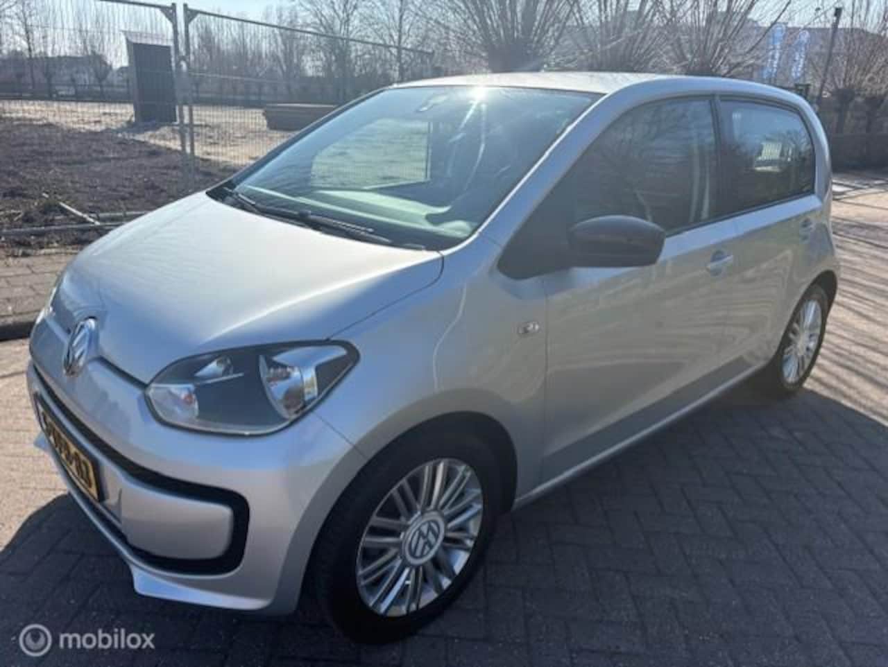 Volkswagen Up! - 1.0 move up! BlueMotion 1.0 move up! BlueMotion - AutoWereld.nl
