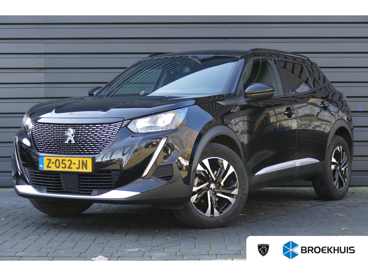 Peugeot 2008 - 1.2 PURETECH 100PK ALLURE PACK / NAVI / LED / CLIMA / PDC / 17"LMV/ CAMERA / BLUETOOTH / C - AutoWereld.nl
