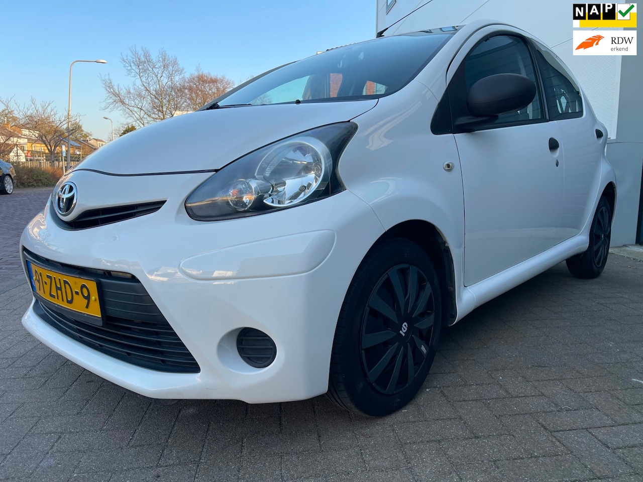 Toyota Aygo - 1.0 VVT-i /Airco/Apple Carplay/Goed-onderhouden/Bluetooth/Elek-pakket - AutoWereld.nl
