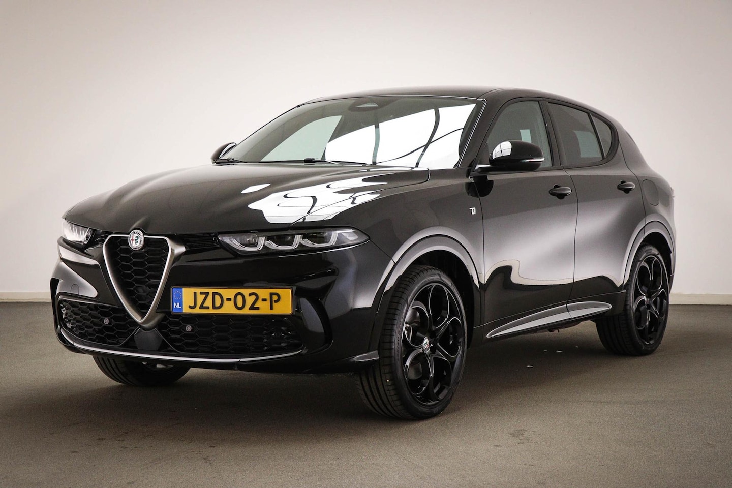Alfa Romeo Tonale - 1.3T PHEV Ti | DAB | APPLE | DRAADLOZE LADER | CAMERA | 20" - AutoWereld.nl