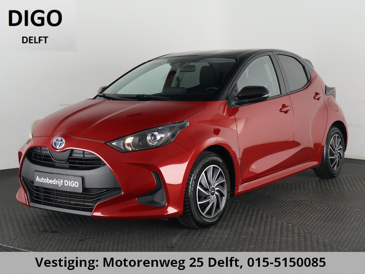 Toyota Yaris - 1.5 Hybrid Bi-Tone GARANTIE TOT 12-2032! . NAVIGATIE . ACHTERUITRIJ CAMERA . ADAPTIEVE CR - AutoWereld.nl
