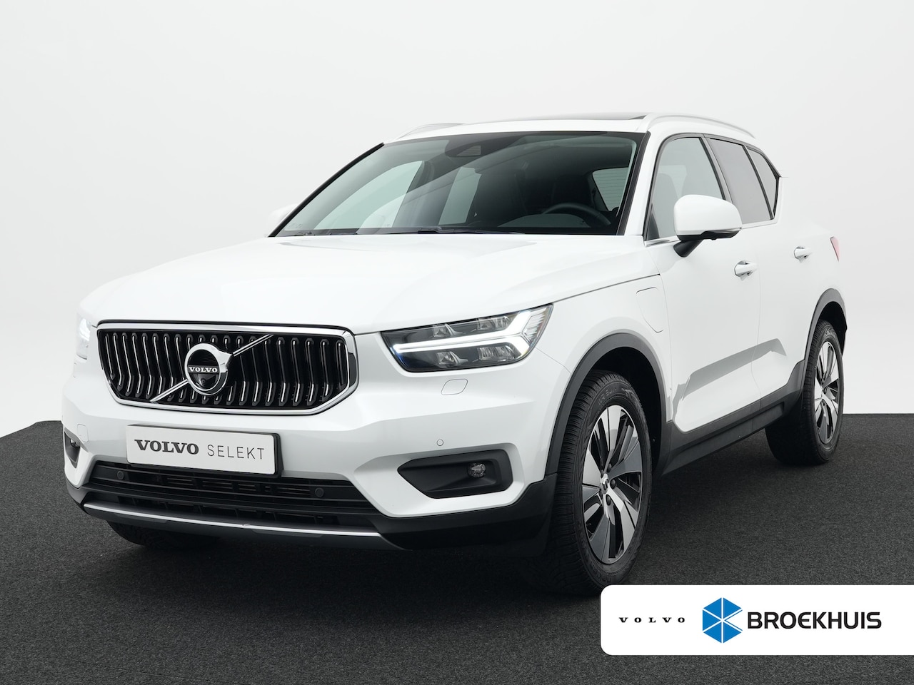 Volvo XC40 - T4 Recharge Inscription | Leder | Panoramadak | 360° | Harman/Kardon | Adaptive Cruise | B - AutoWereld.nl