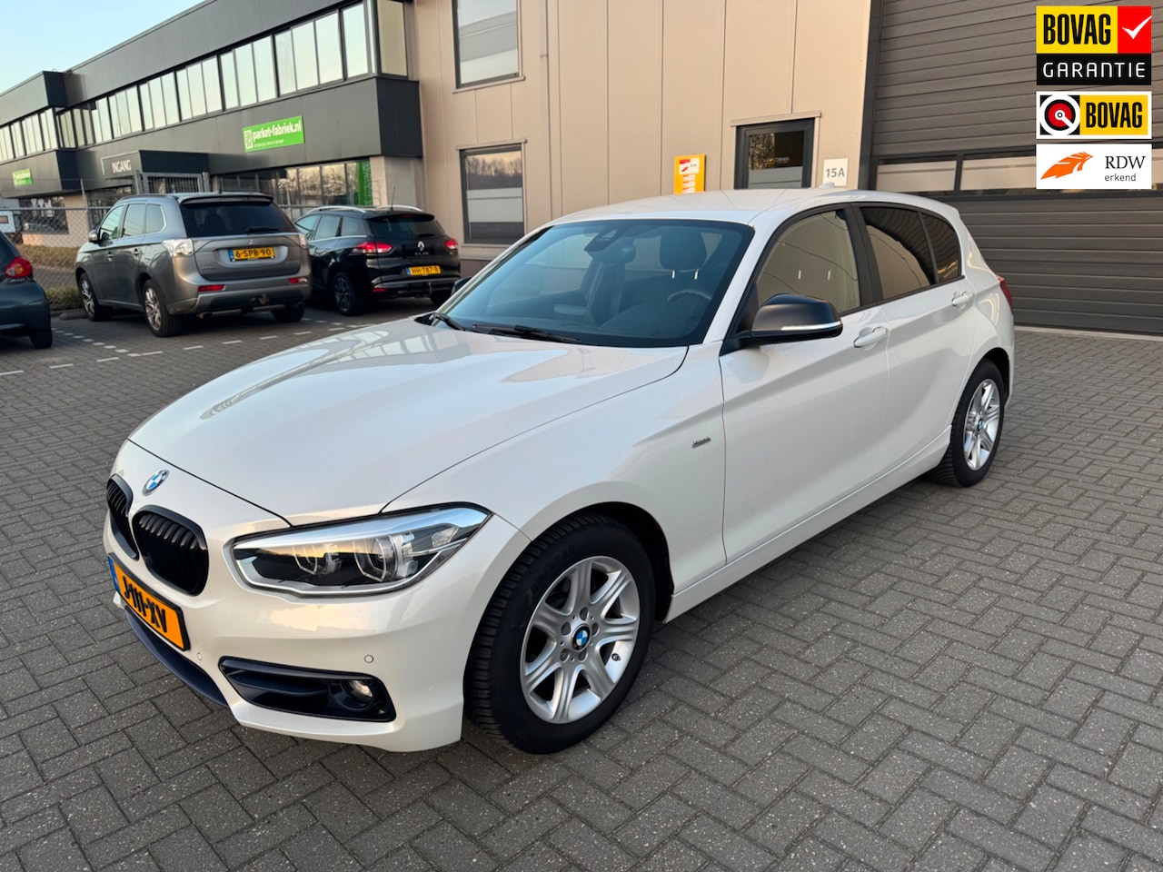BMW 1-serie - 118d Edition Sport Line Shadow High Executive 118d Edition Sport Line Shadow High Executive - AutoWereld.nl