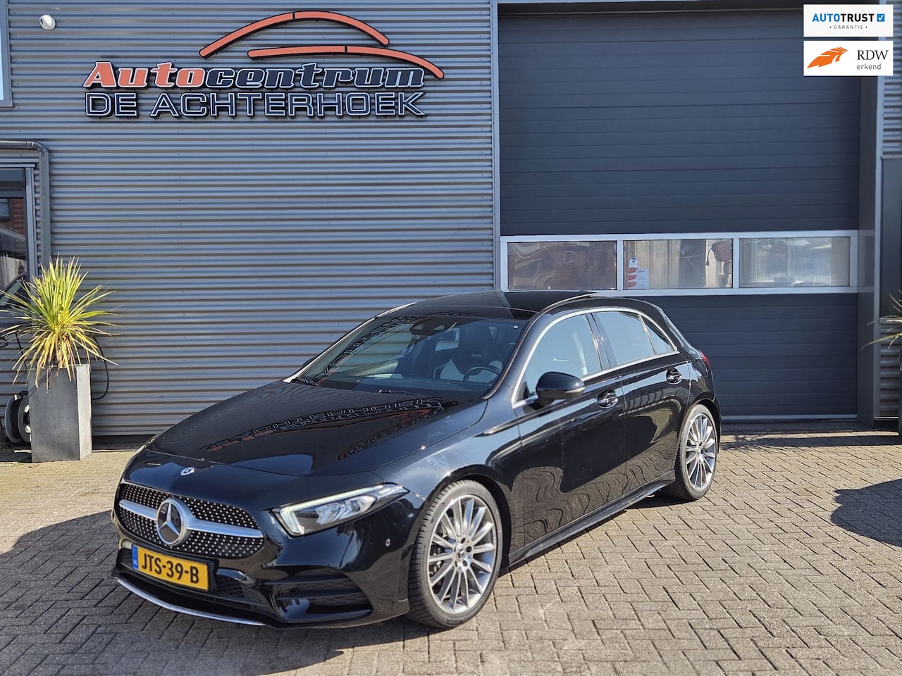 Mercedes-Benz A-klasse - 200 Launch Edition AMG-Pakket * Panoramadak * Automaat - AutoWereld.nl