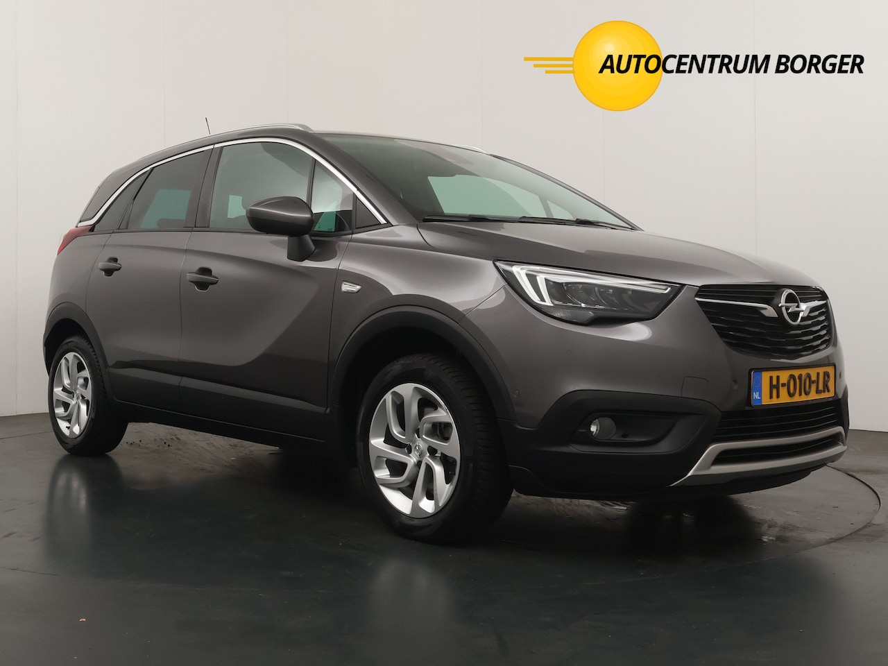 Opel Crossland X - 1.2 Turbo Innovation Automaat / Trekhaak / Camera / Navi / Cruise / Parkeersensoren - AutoWereld.nl