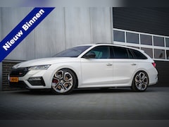 Skoda Octavia Combi - 2.0 TSI 245 pk RS Matrix-Led/ Pano-Dak/ Kuipstoelen/ Adapt.Cruise/ Adapt. Onderstel/ Carpl