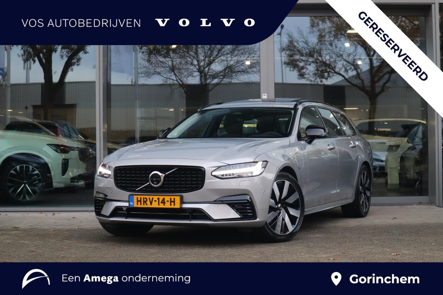 Volvo V90 - 2.0 T8 Plug-in hybrid AWD Ultra Dark | Head-up Display| Gelaagde zijruiten| 360* Camera| S - AutoWereld.nl